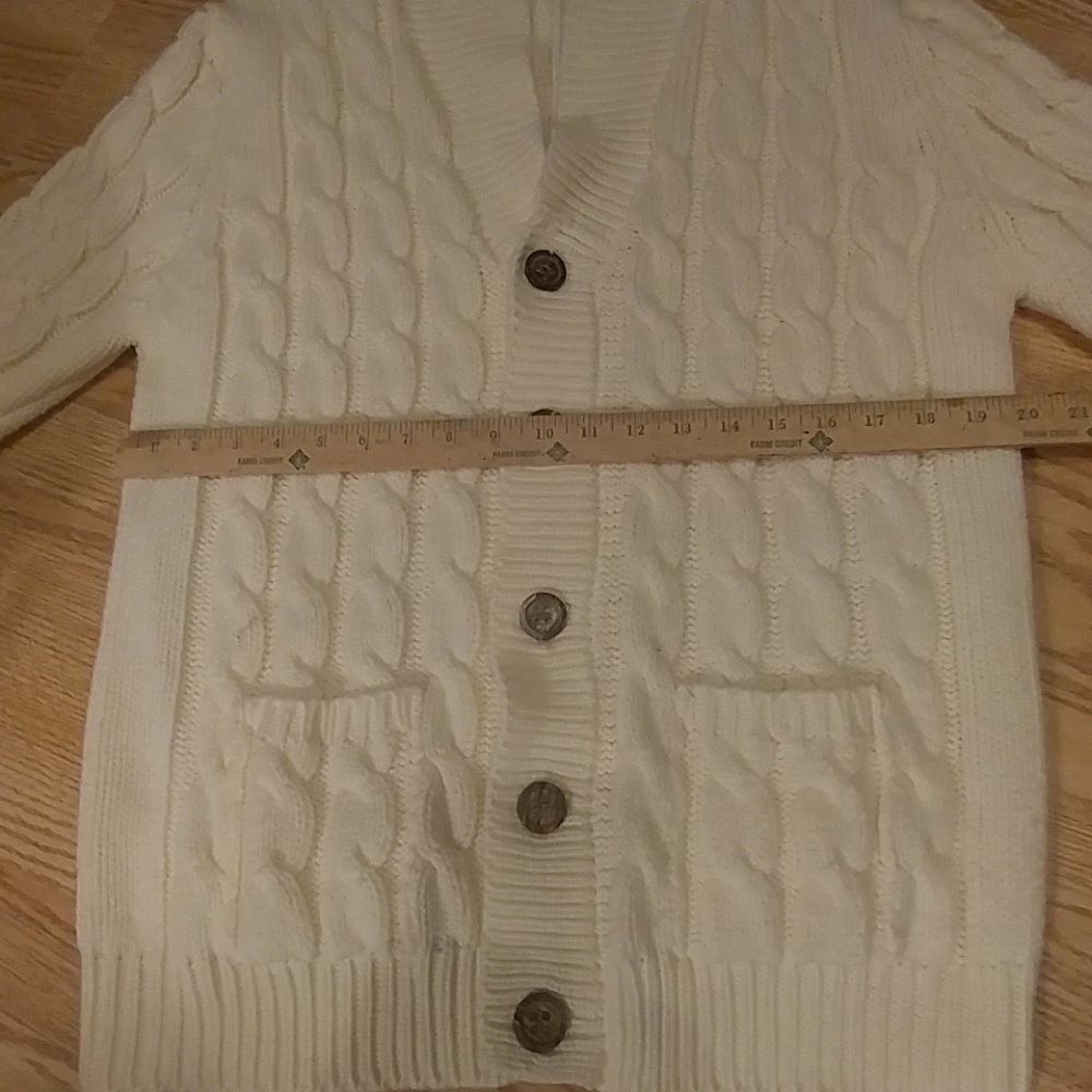 Vintage cream cable knit sweater. - Picture 3 of 3
